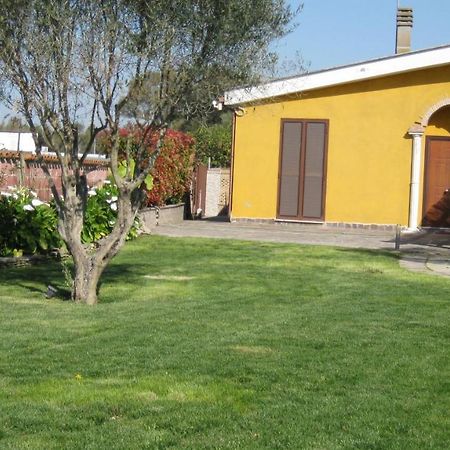 Hotel SinequaRoma Casal Palocco Esterno foto