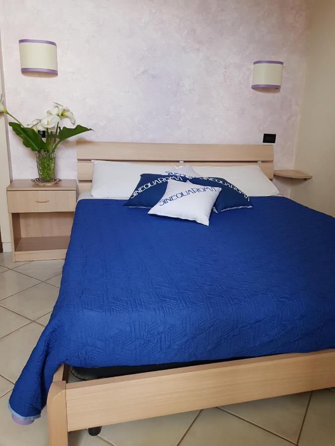 Hotel SinequaRoma Casal Palocco Esterno foto