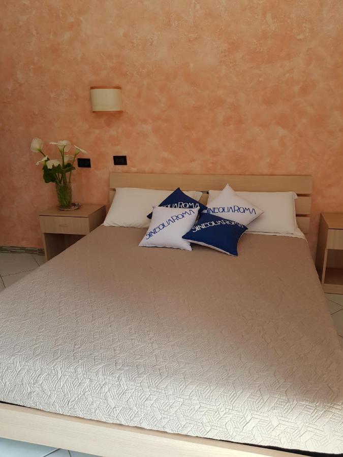 Hotel SinequaRoma Casal Palocco Esterno foto