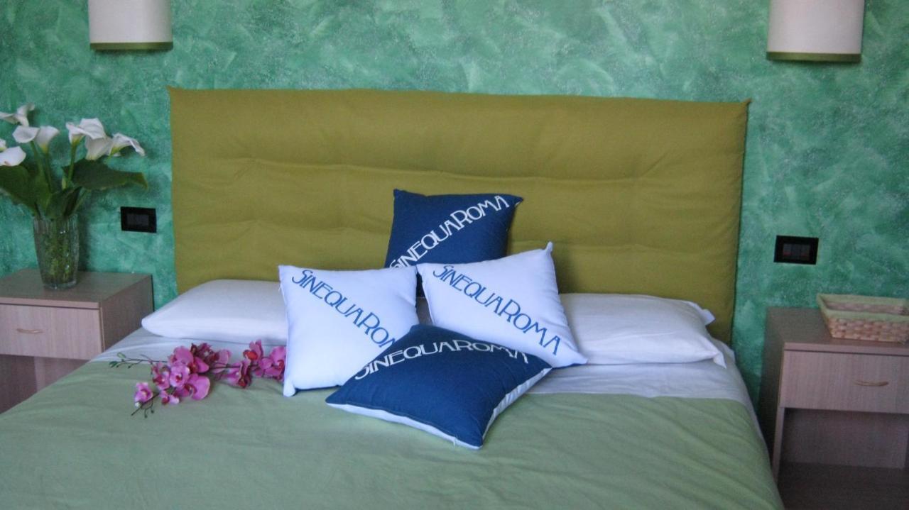 Hotel SinequaRoma Casal Palocco Esterno foto